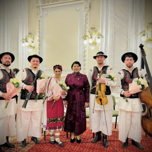 Ansamblul Transilvania a susținut un recital folcloric la Palatul Parlamentului