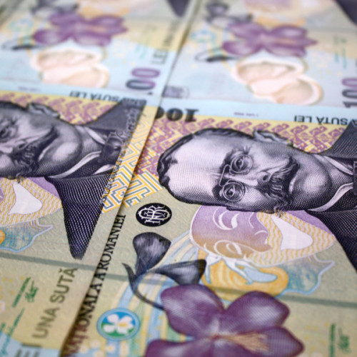 Leul rămâne stabil față de euro, indicele ROBOR continuă ușor scăderea