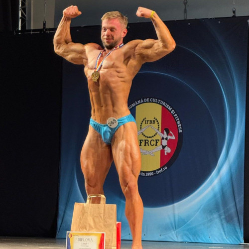 Cosmin Silaghi a câștigat două medalii de aur la Cupa Federației Române de Culturism și Fitness