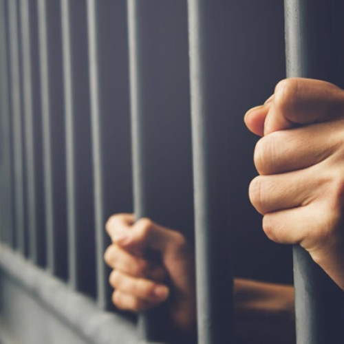 5 persoane aduse în țară de Poliția Română pentru diverse infracțiuni