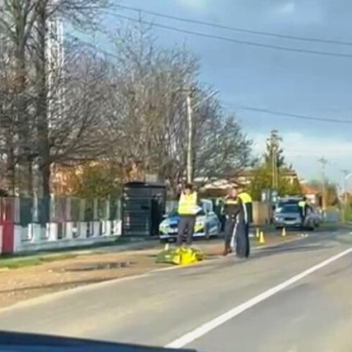 Un pieton a decedat după ce a fost lovit de un autoturism pe DN 23, în Vulturu