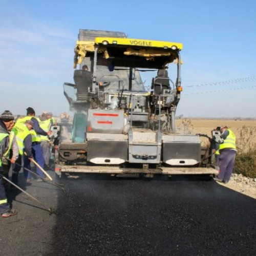 Modernizare importantă pe drumurile județene din Suraia și Vulturu