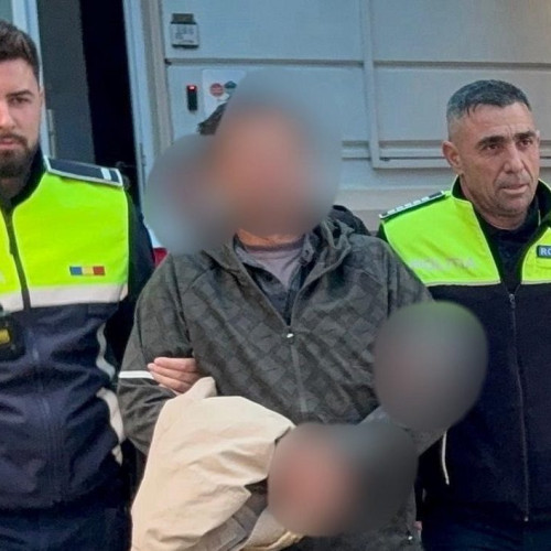 Bărbat reținut după ce a condus fără permis un autoturism neînmatriculat