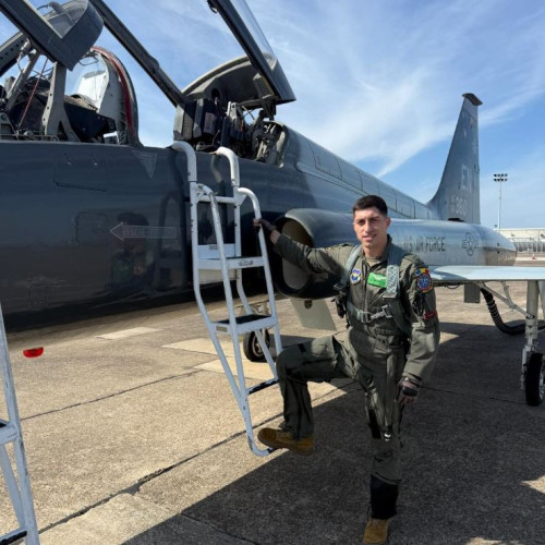 Claudiu Fusaru, cel mai tânăr instructor român în programul NATO ENJJPT