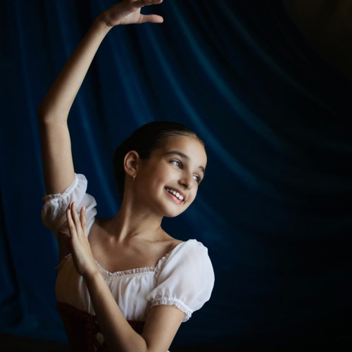 Antonia Gabriela Mirea, talent în dans și artă la Colegiul Național de Arte „Regina Maria”