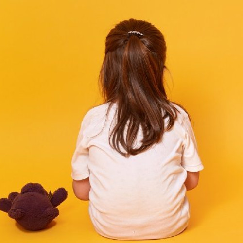 Deputat propune castrarea chimică pentru abuzatorii sexuali ai minorilor sub 14 ani