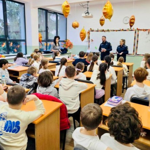 Elevii botoșăneni învață să protejeze animalele alături de polițiști