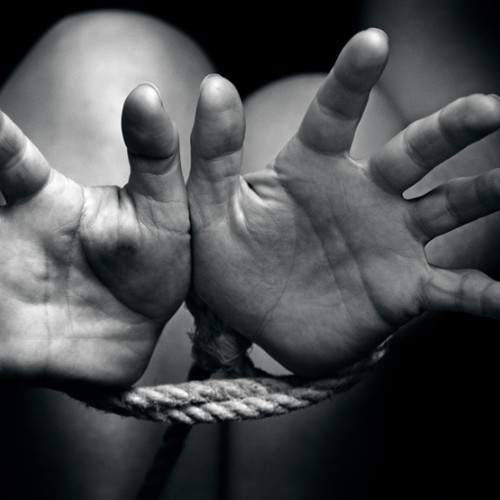 Frica de adevăr devine o piedică invizibilă în viața românilor