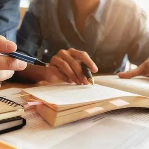 Profesori din Cluj au declarat venituri semnificative din meditații în 2024