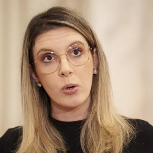 Ministerul Mediului impune amenzi mari pentru hrănirea urşilor în zonele montane