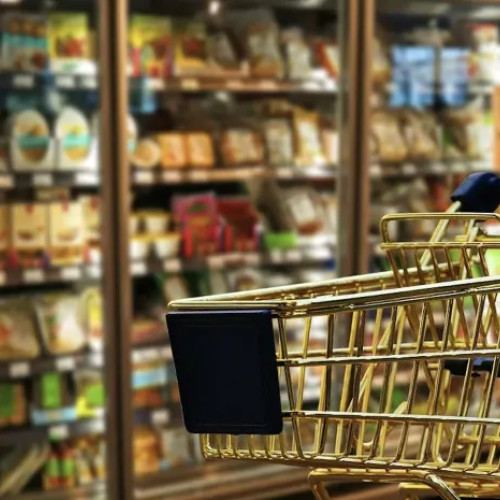 Carrefour România infirmă zvonurile privind ieșirea de pe piață și anunță noi investiții