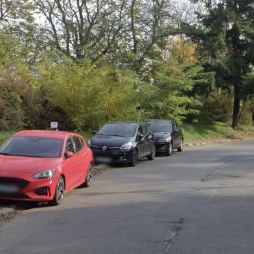 Locatarii din zona Cetățuie din Cluj reclamă din nou parcările haotice