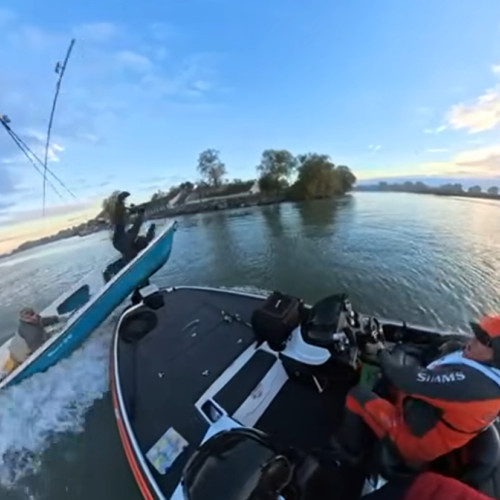 Barcă lovită în concurs la AQUAMANIA Challenge Cup la Mila 23