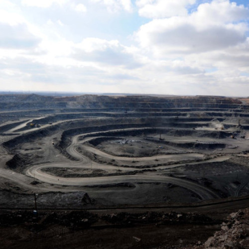 China suspendă pentru un an controalele la exporturile materialelor strategice