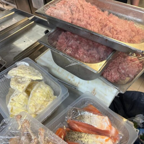 ANPC a descoperit alimente perisabile și echipamente murdare la sute de operatori economici