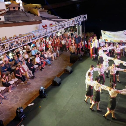 Ansamblul Izvorul Copoului din Iași a participat la festivalul folcloric din Turcia