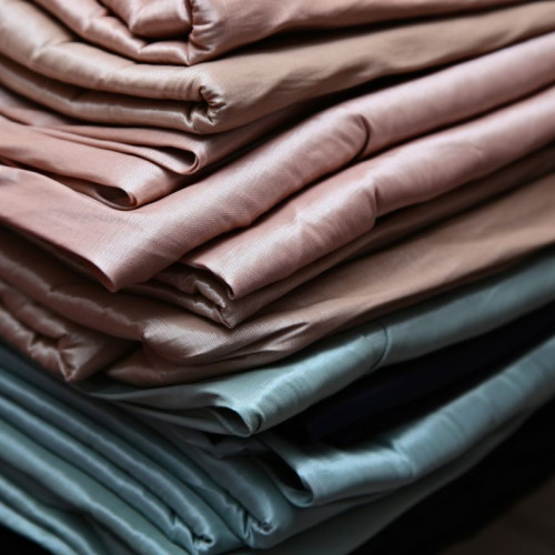 Luxury Anis, afacere online cu magazine pe trei piețe, scoasă la vânzare