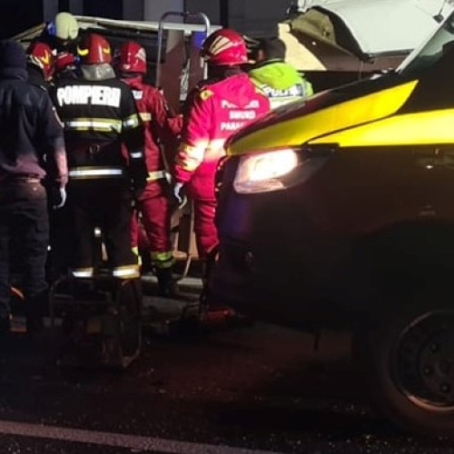 Un autoturism s-a răsturnat pe Șoseaua Vrancei, o persoană a fost încarcerată