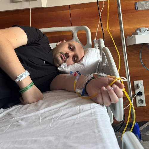 Tânăr cu limfom are nevoie de sprijin pentru tratament vital în Turcia