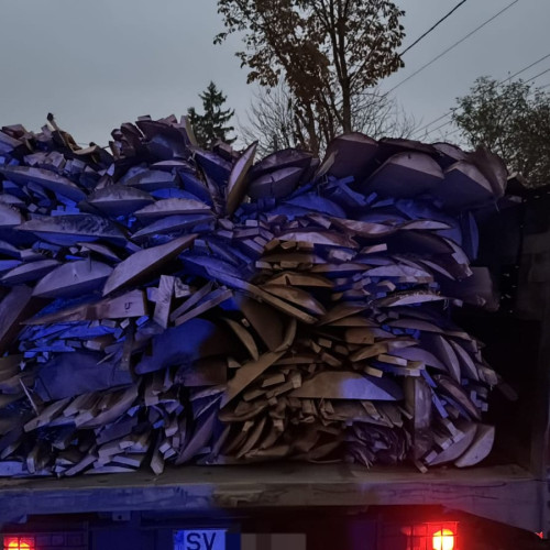Transport ilegal de lemne oprit de polițiști în comuna George Enescu