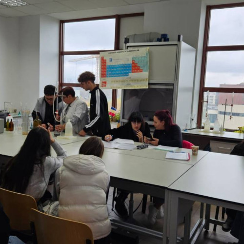 Elevii din Târgoviște au participat la ateliere interactive de inginerie alimentară