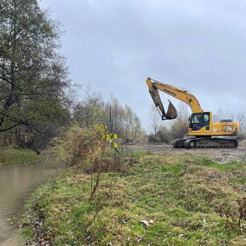 Autoritățile din Vulcana-Pandele au intervenit pentru decolmatarea râului Vulcana