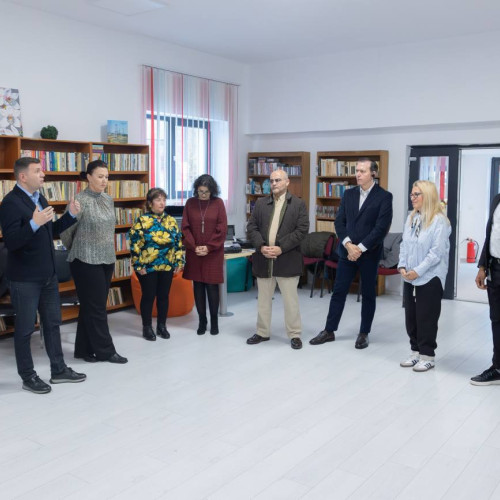 Banca Mondială susține digitalizarea în bibliotecile comunale din Dâmbovița