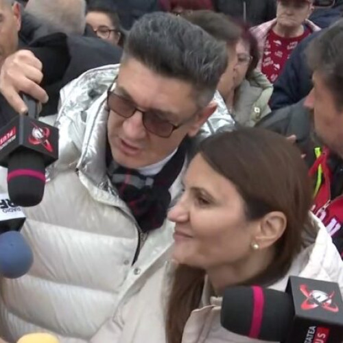 Liderii suveraniști susțin la Universitate candidatura Ancăi Alexandrescu pentru primăria Bucureștiului