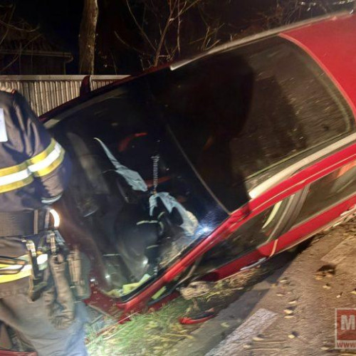 Un șofer beat a ajuns la Urgențe după ce și-a distrus mașina într-un accident în Vorona