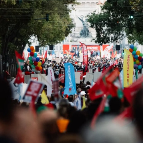 Zeci de mii de portughezi protestează la Lisabona împotriva modificărilor din codul muncii