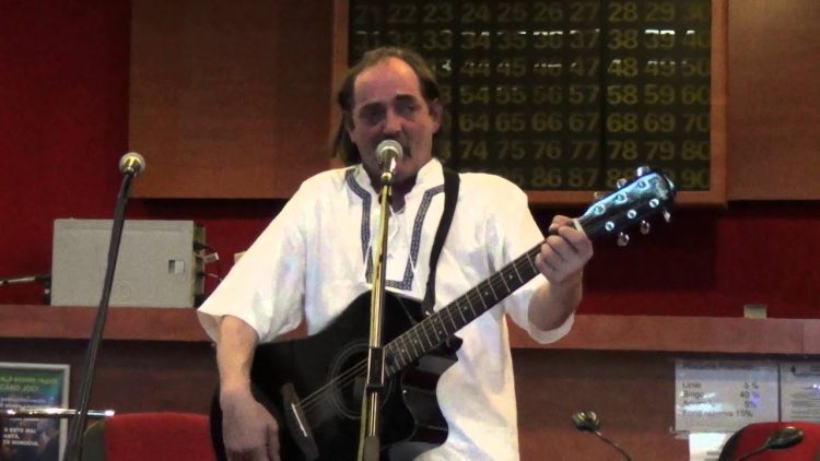 A murit Valentin Moldovan, vocea folkului și sufletul Cenaclului Flacăra