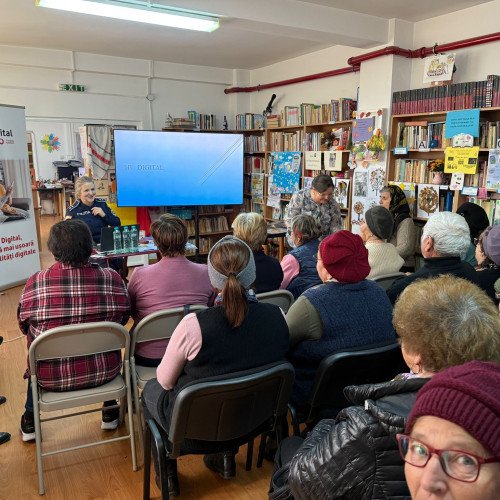 Polițiștii din Neamț au pregătit seniorii din Tămășeni pentru siguranța online