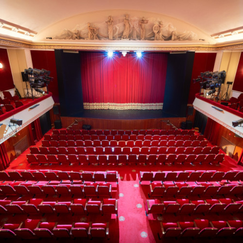 Teatrul Dramatic „Fani Tardini” din Galați caută un actor cu peste zece ani de experiență