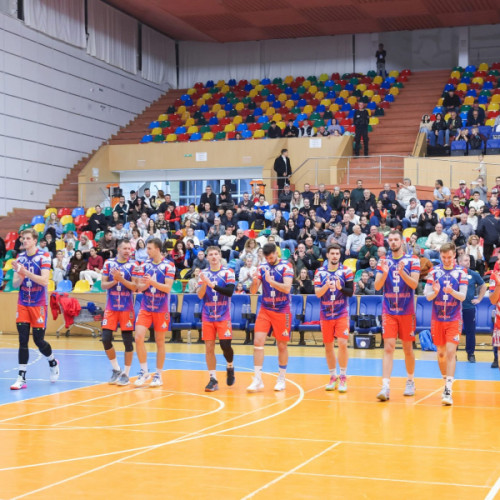 CSM Arcada a fost învinsă clar de Dinamo într-un meci de volei dominat de oaspeți