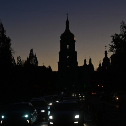 Atacurile rusești provoacă pene masive de curent în Ucraina