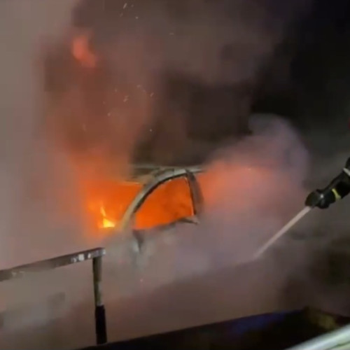 Mașină cuprinsă de flăcări în localitatea Copălău, intervenție promptă a pompierilor