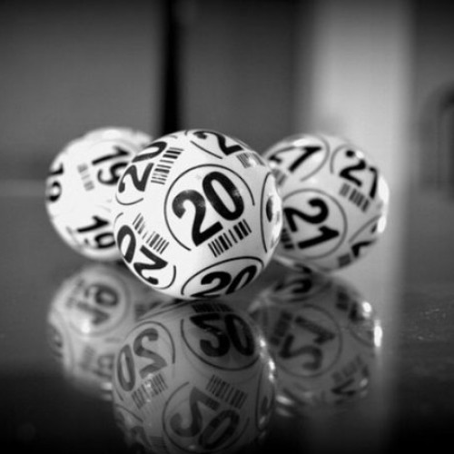 Un român a câștigat 9,66 milioane de euro la Loto 6/49 completând un bilet online