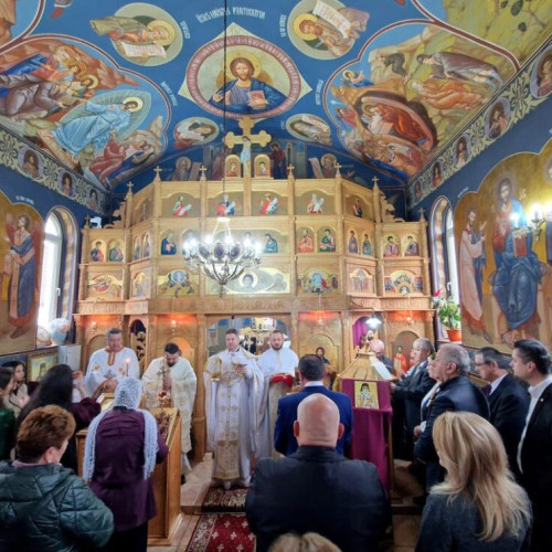 Preotul Ciprian Boroș instalat în biserica Sfinții doctori fără de arginți din Bistrița