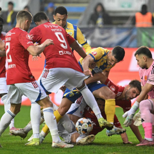 Oțelul a obținut un punct important pe terenul Petrolului, scor 0-0