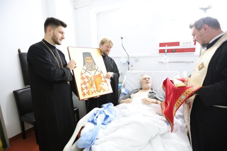 Sfintele moaște ale Sfântului Ierarh Nectarie, aduse la Spitalul Județean din Baia Mare