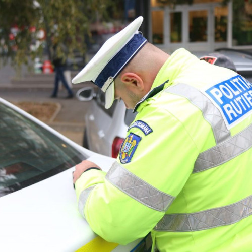 Bărbat din Țânțăreni prins conducând mașină cu numere provizorii expirate