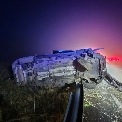 Tânăr implicat într-un accident și-a răsturnat mașina la Bodești