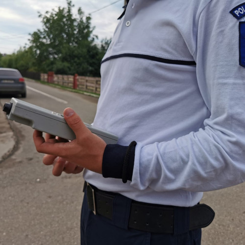 Tânăr prins conducând sub influența alcoolului în localitatea Chișcăreni