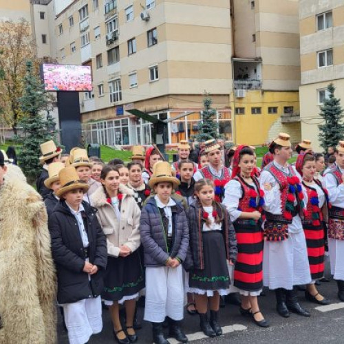 Ansamblul Coconii Maramureșului a câștigat două premii I la festivalul „Dragu-mi-i cântu și jocu”