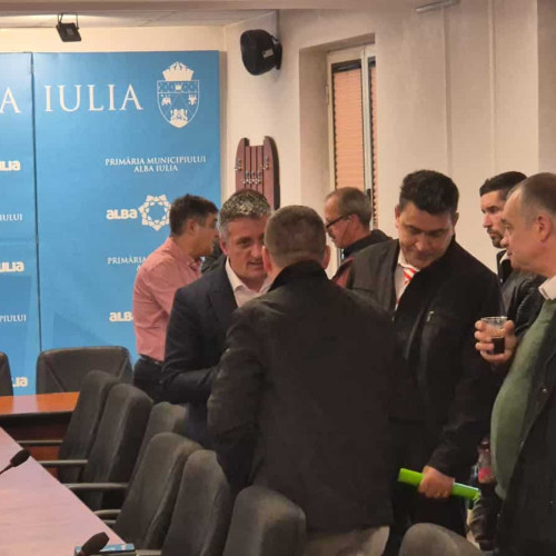 Șoferii de autobuz din Alba Iulia cer plata salariilor pentru a evita blocarea transportului public