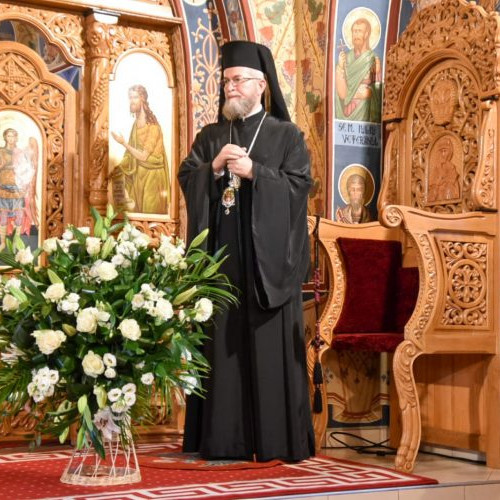 Episcopia Maramureșului oferă biblii gratuite de Ziua Sfântului Ioan Gură de Aur