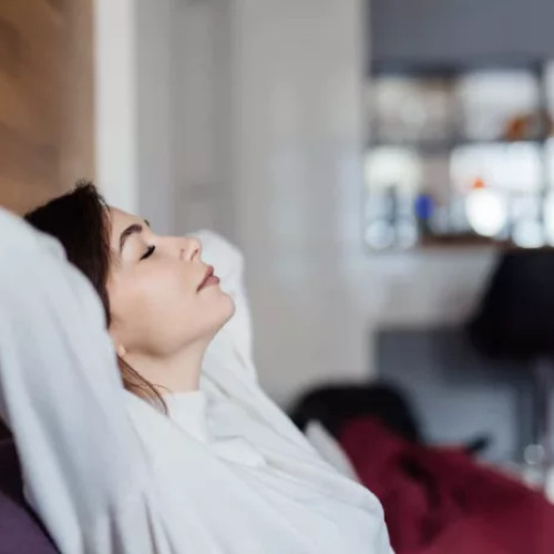 Alimentația și obiceiurile influențează mirosul corporal și atractivitatea noastră