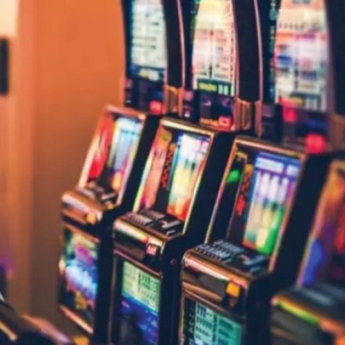 Tinerii sub 21 de ani ar putea fi interziși din sălile de jocuri de noroc