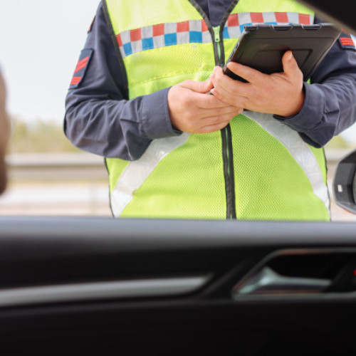 Sancțiuni dure pentru opriri neregulamentare și depășirea vitezei în traficul urban