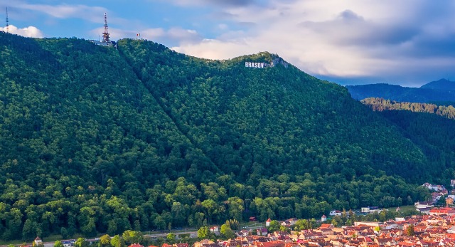 Nicuşor Dan atacă la CCR legea privind ariile naturale protejate și evaluarea impactului asupra mediului